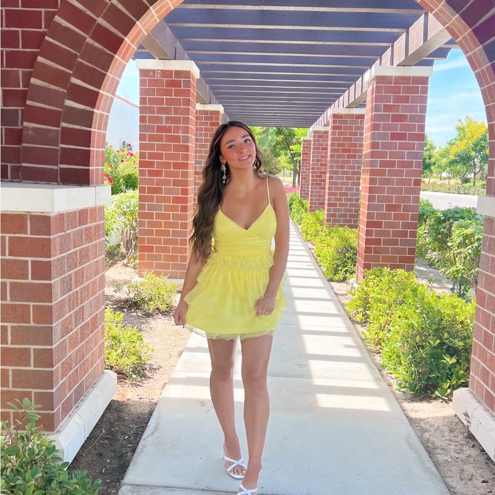 Lulu's Yellow Tulle Mini Dress - Like New , worn 1X. See all pics for details.